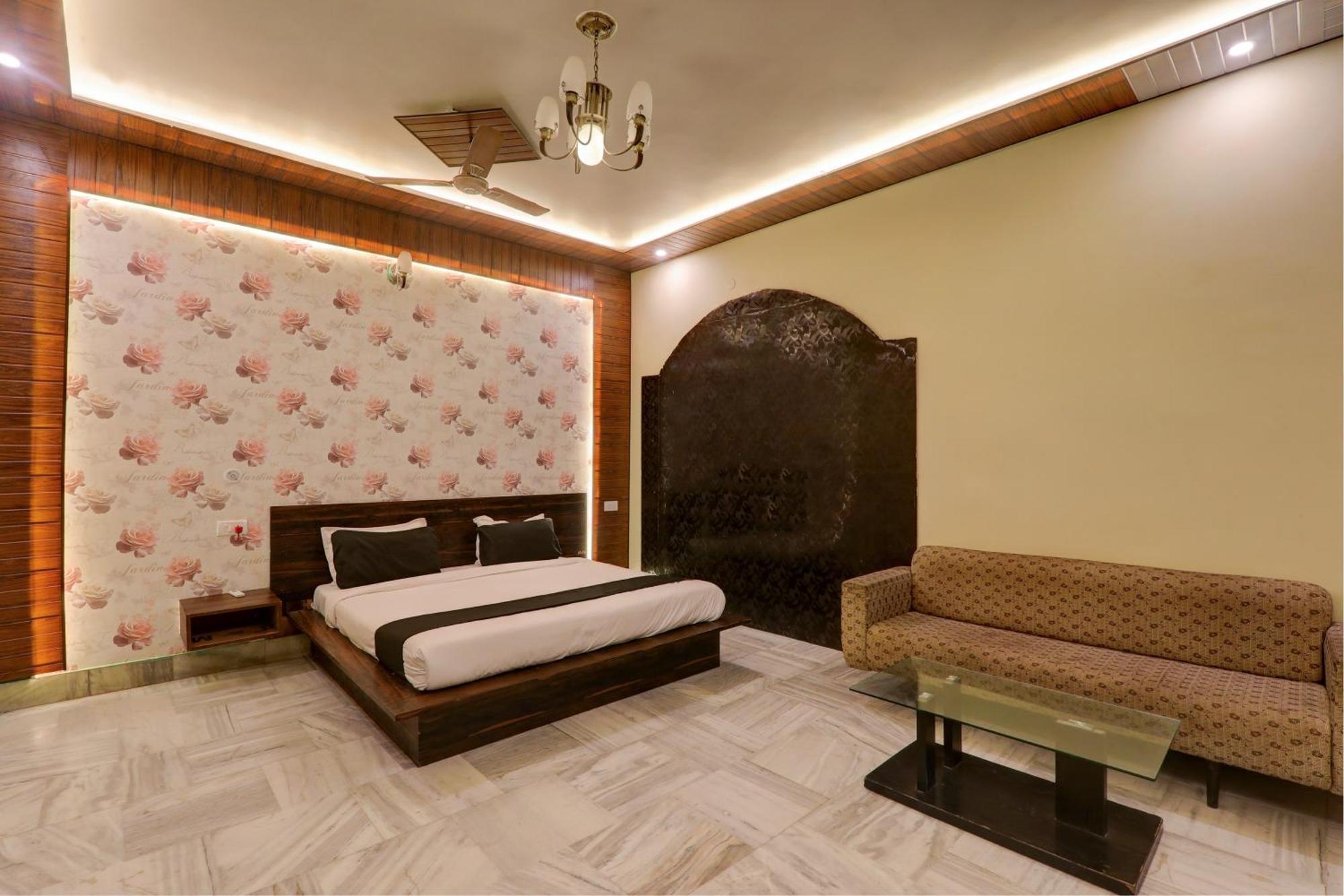 Hotel O Flagship Adbhut Moment Hotel 바라나시 외부 사진